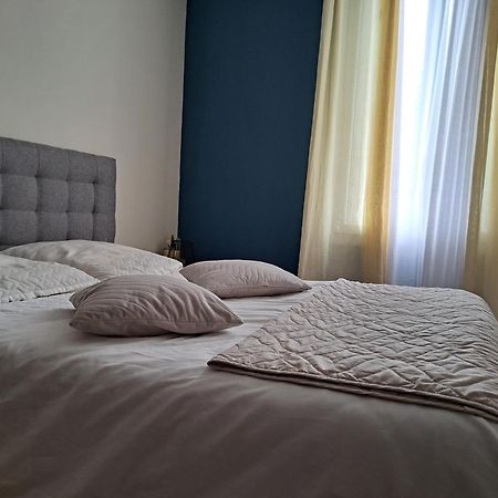 Chambre Spacieuse - Dressing - Sdb Communes - Parking Prive Νιμ Εξωτερικό φωτογραφία