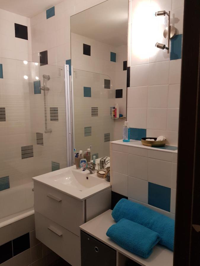 Chambre Spacieuse - Dressing - Sdb Communes - Parking Prive Νιμ Εξωτερικό φωτογραφία